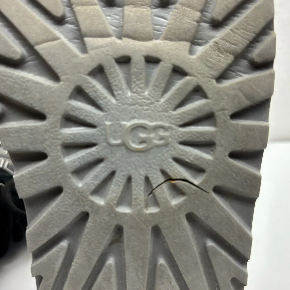 Ugg Men's Black Suede Lace-Up Casual Shoes, SZ 7, box 39